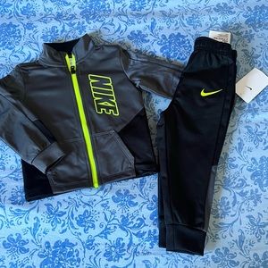 Nike Boys Matching Set Size 24M NWT
